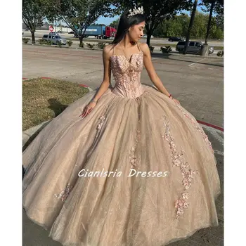Šampanas Spagečiai Dirželiai Meksikos Quinceanera Suknelę Kamuolys Suknelė Kristalų Duobute 3D Gėlės Appliques Korsetas, Vestidos De XV Anos