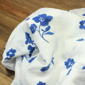 vieno metro Aukštos kokybės ramės (kiniškosios dilgėlės) tissu Safyro mėlynos spalvos gėlių siuvinėjimas, siuvimo Cheongsam suknelė suknelė audinys